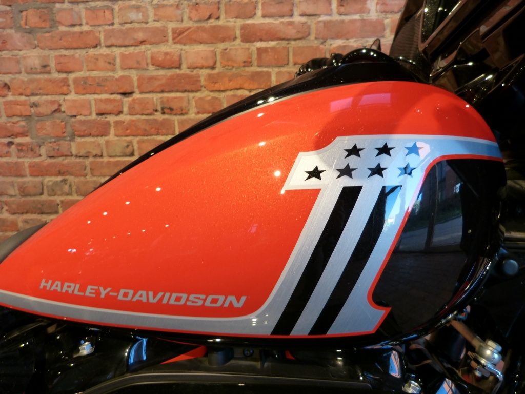 TOURING CVO Street Glide  TOURING CVO Street Glide