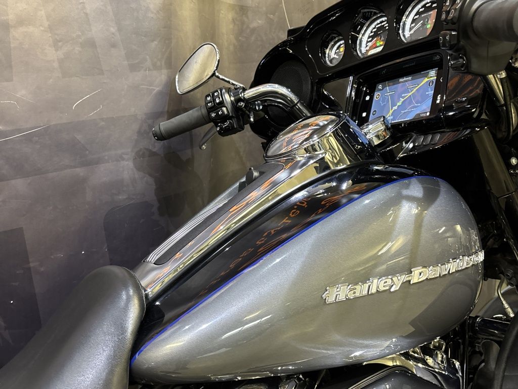 Touring Touring Ultra Limited FLHTK  Touring Touring Ultra Limited FLHTK