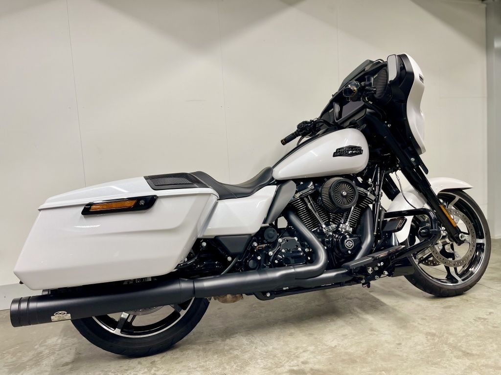 TOURING FLHX STREET GLIDE MET ELEKTRONISCH REGELBAAR UITLAATSYSTEEM  TOURING FLHX STREET GLIDE MET ELEKTRONISCH REGELBAAR UITLAATSYSTEEM