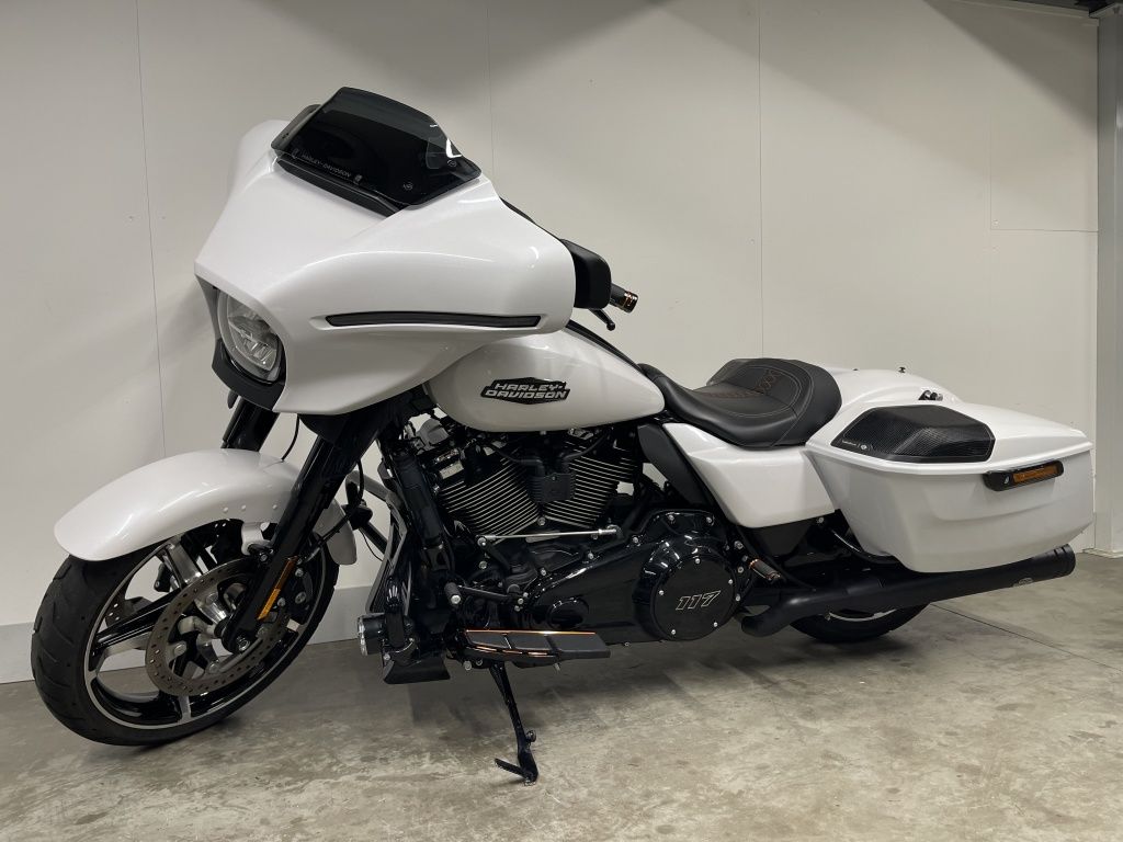 TOURING FLHX STREET GLIDE MET ELEKTRONISCH REGELBAAR UITLAATSYSTEEM  TOURING FLHX STREET GLIDE MET ELEKTRONISCH REGELBAAR UITLAATSYSTEEM