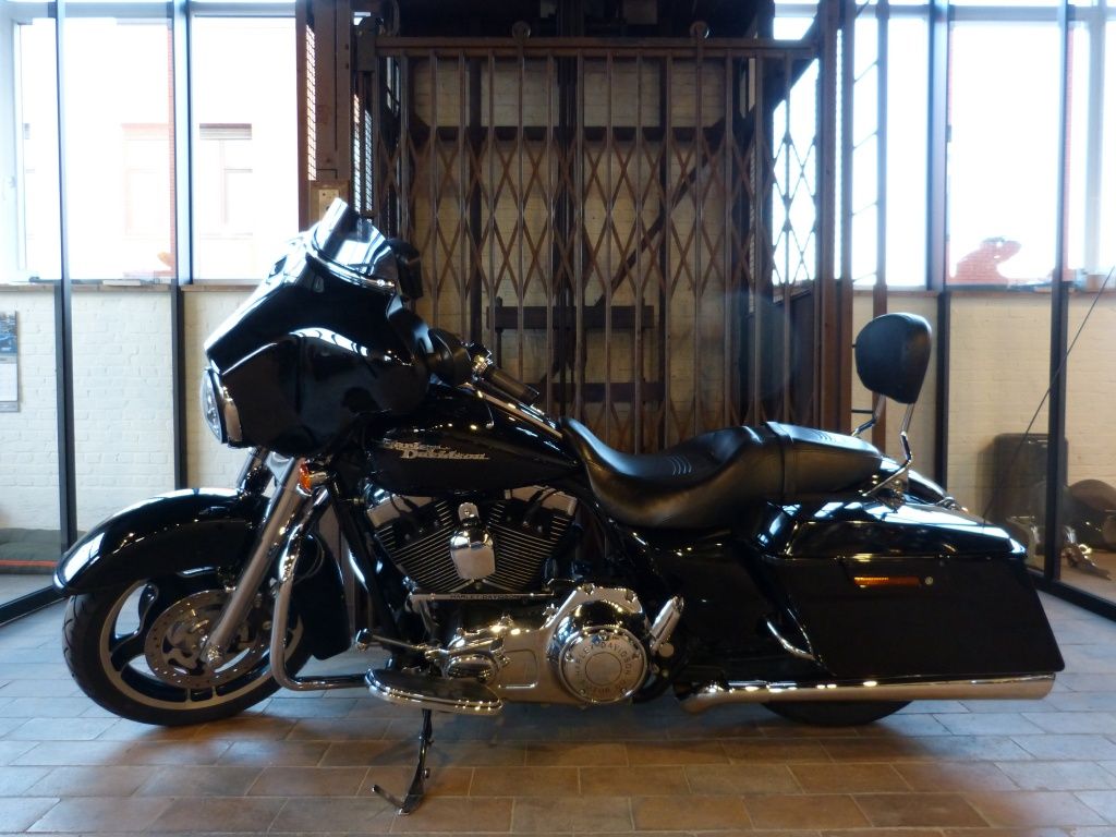 TOURING FLHX Street Glide  TOURING FLHX Street Glide