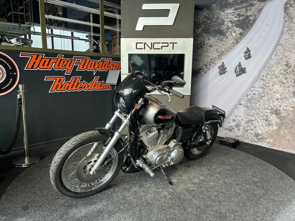 XLH 883 SPORTSTER HUGGER  XLH 883 SPORTSTER HUGGER