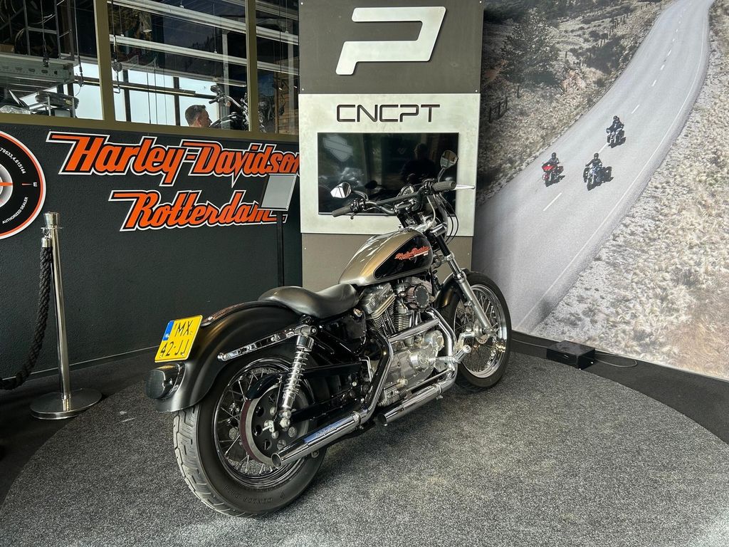 XLH 883 SPORTSTER HUGGER  XLH 883 SPORTSTER HUGGER