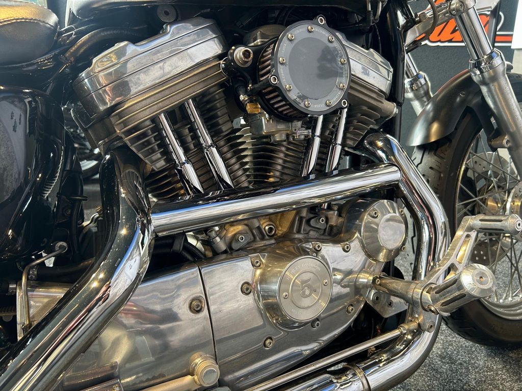 XLH 883 SPORTSTER HUGGER  XLH 883 SPORTSTER HUGGER