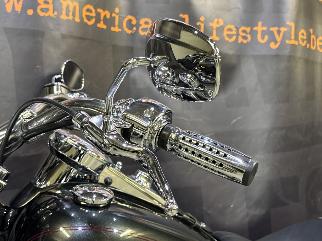 Chopper Softail Deluxe FLSTNI  Chopper Softail Deluxe FLSTNI