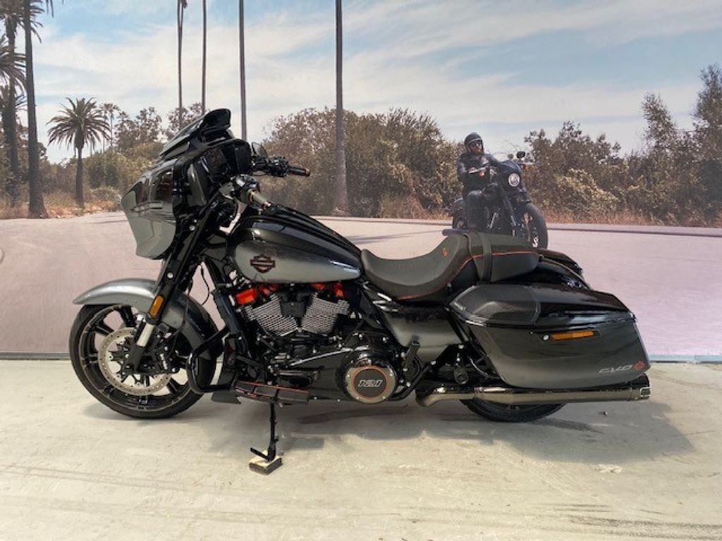 Street Glide 1977 CVO 86KW  Street Glide 1977 CVO 86KW