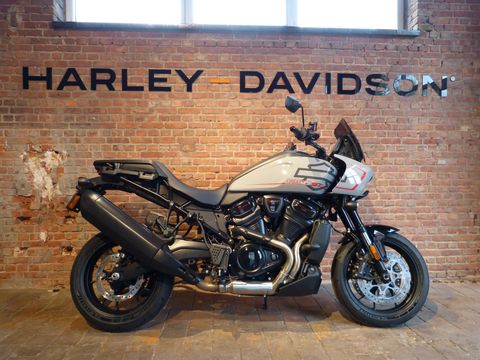  Adventure Touring Pan America ST