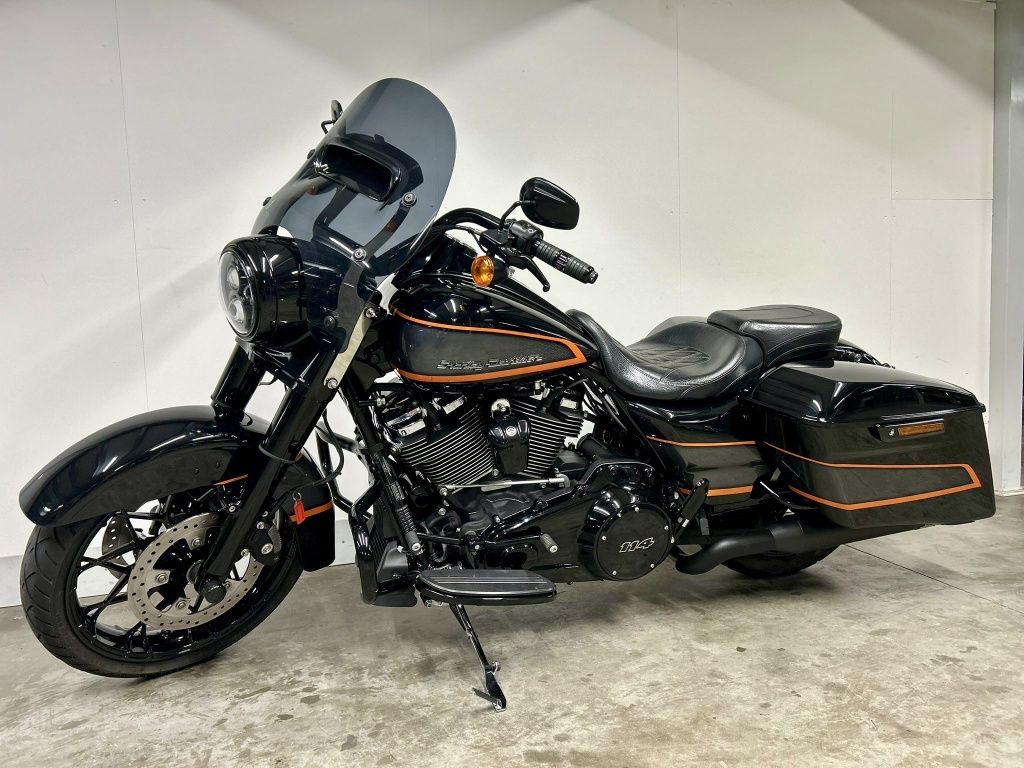 TOURING FLHRXS ROAD KING SPECIAL MET ELEKTRONISCH REGELBARE UITLAAT  TOURING FLHRXS ROAD KING SPECIAL MET ELEKTRONISCH REGELBARE UITLAAT