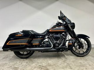  TOURING FLHRXS ROAD KING SPECIAL MET ELEKTRONISCH REGELBARE UITLAAT