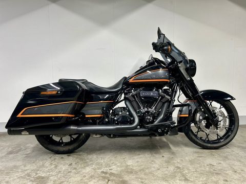  TOURING FLHRXS ROAD KING SPECIAL MET ELEKTRONISCH REGELBARE UITLAAT