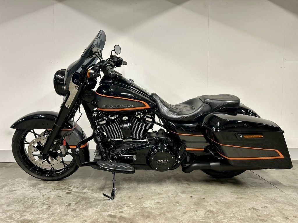 TOURING FLHRXS ROAD KING SPECIAL MET ELEKTRONISCH REGELBARE UITLAAT  TOURING FLHRXS ROAD KING SPECIAL MET ELEKTRONISCH REGELBARE UITLAAT