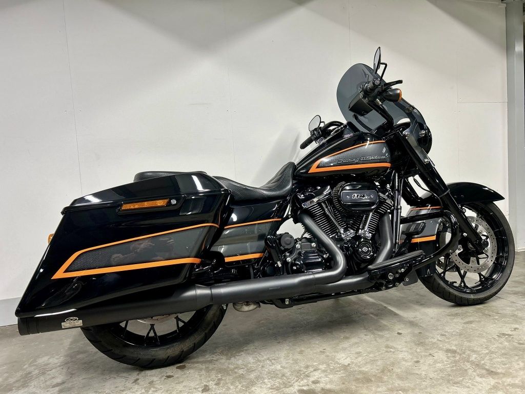 TOURING FLHRXS ROAD KING SPECIAL MET ELEKTRONISCH REGELBARE UITLAAT  TOURING FLHRXS ROAD KING SPECIAL MET ELEKTRONISCH REGELBARE UITLAAT