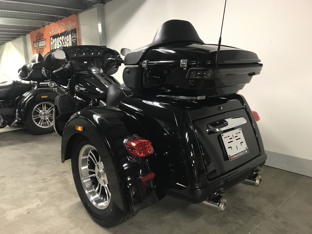 Trike  TOURING FLHTCUTG TRI GLIDE  Trike  TOURING FLHTCUTG TRI GLIDE