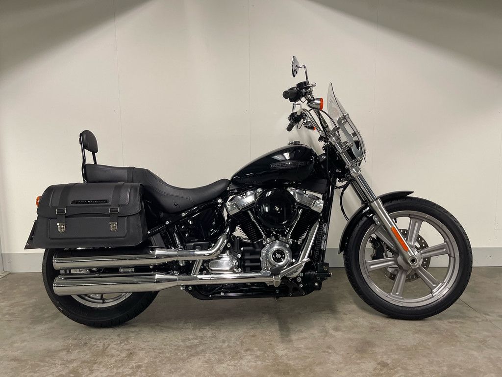  Cruiser SOFTAIL FXST STANDARD with Long-Haul Package