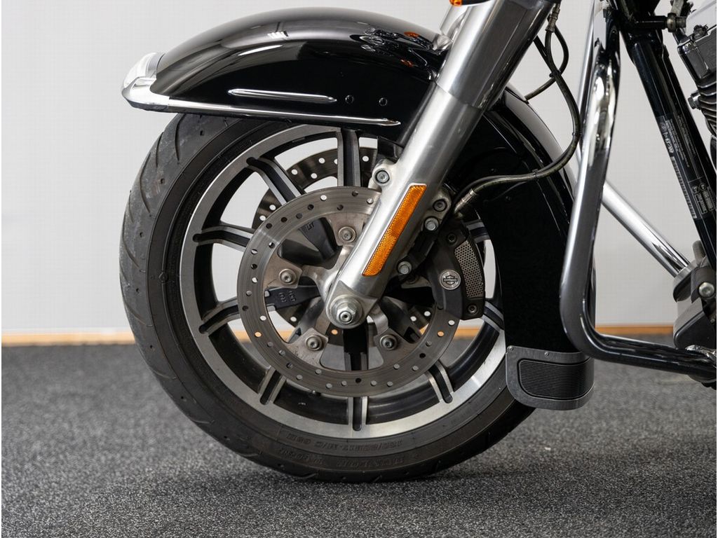 FLH Electra Glide Police  FLH Electra Glide Police