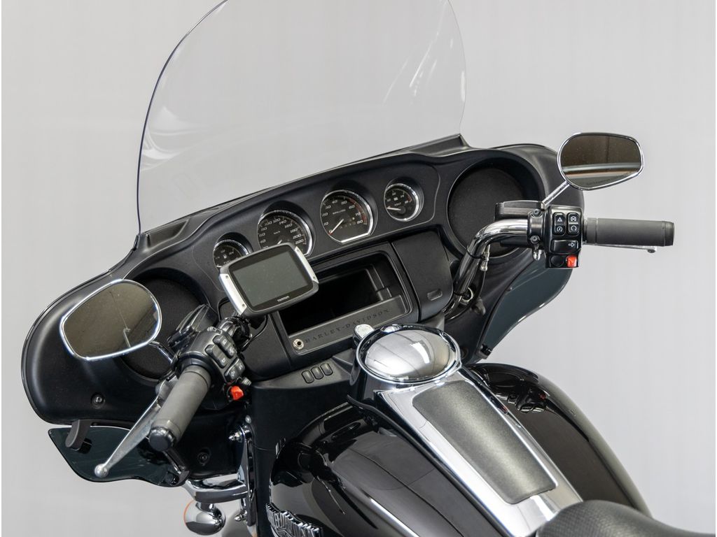 FLH Electra Glide Police  FLH Electra Glide Police