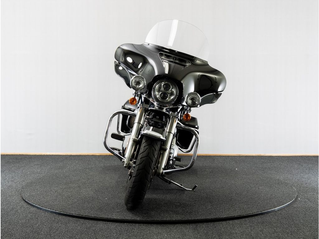 FLH Electra Glide Police  FLH Electra Glide Police