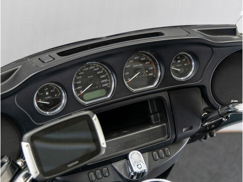 FLH Electra Glide Police  FLH Electra Glide Police