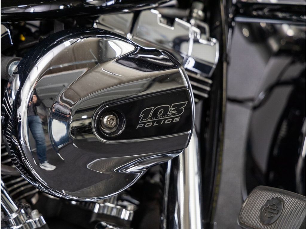 FLH Electra Glide Police  FLH Electra Glide Police