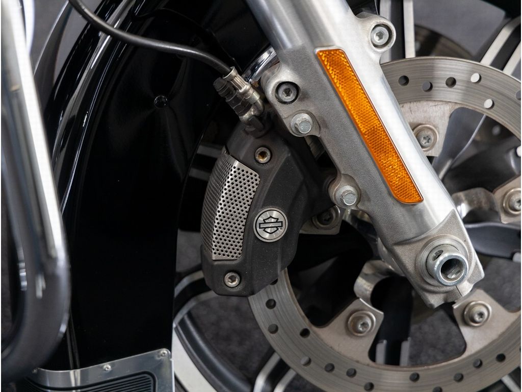 FLH Electra Glide Police  FLH Electra Glide Police