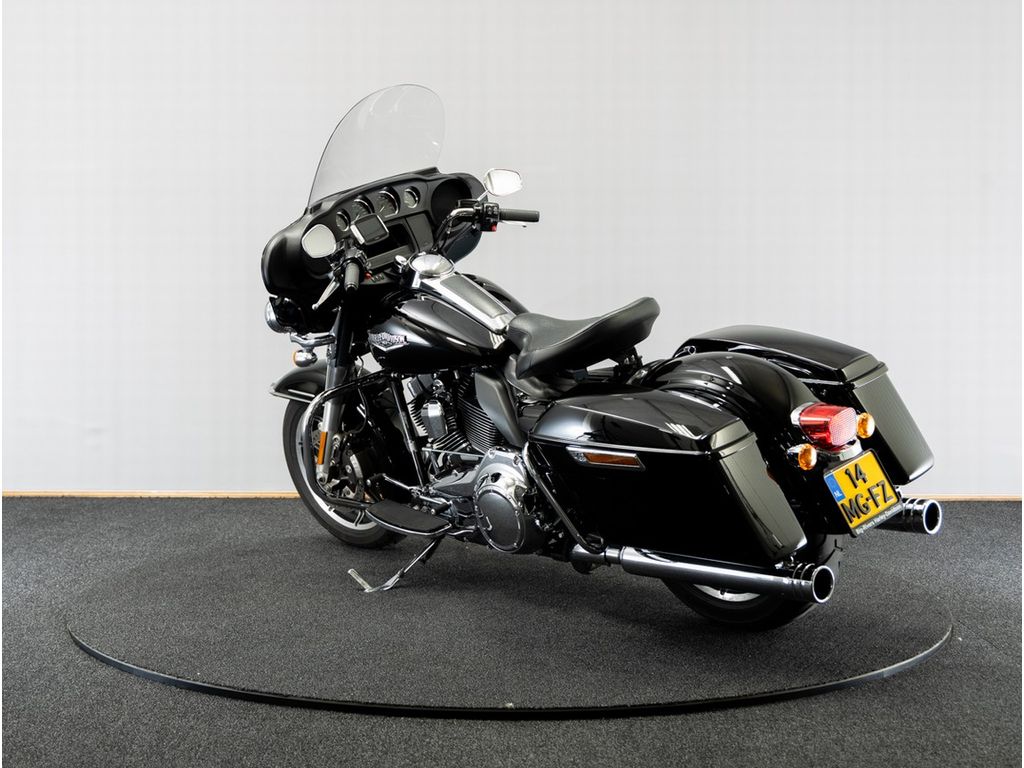 FLH Electra Glide Police  FLH Electra Glide Police