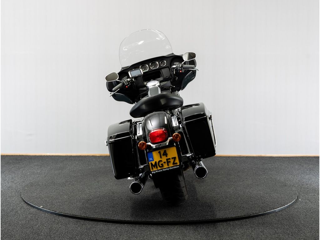 FLH Electra Glide Police  FLH Electra Glide Police