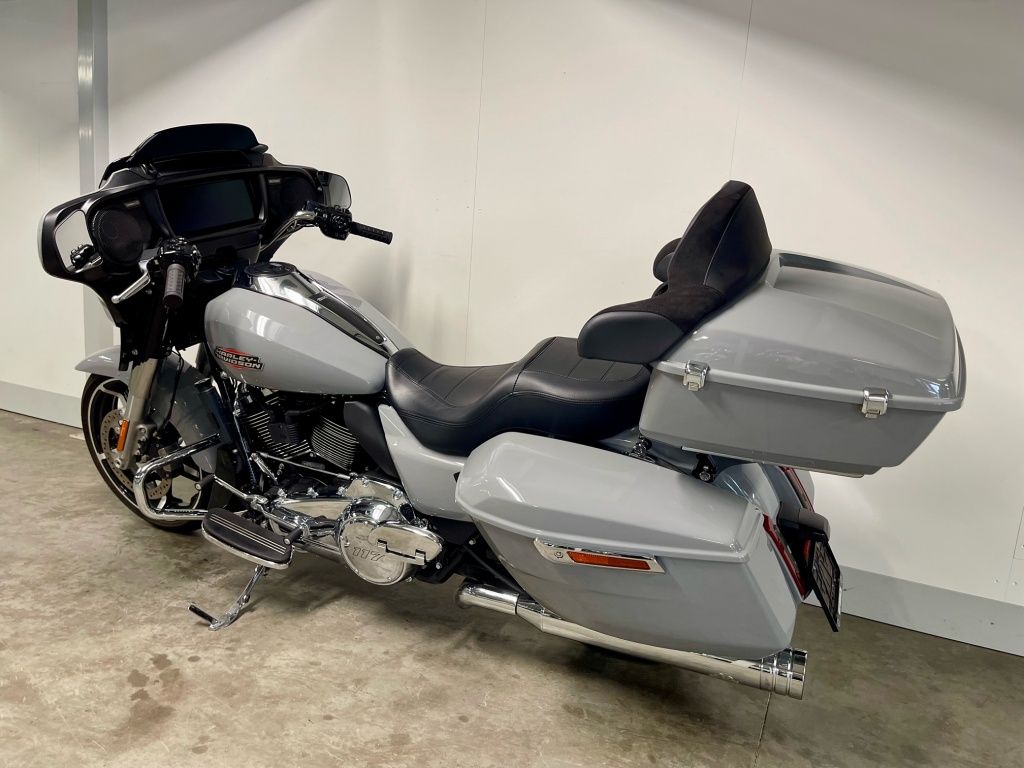 TOURING FLHX STREET GLIDE MET ELEKTRONISCH REGELBAAR UITLAATSYSTEEM  TOURING FLHX STREET GLIDE MET ELEKTRONISCH REGELBAAR UITLAATSYSTEEM