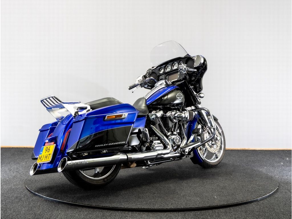  FLHXS Street Glide Special