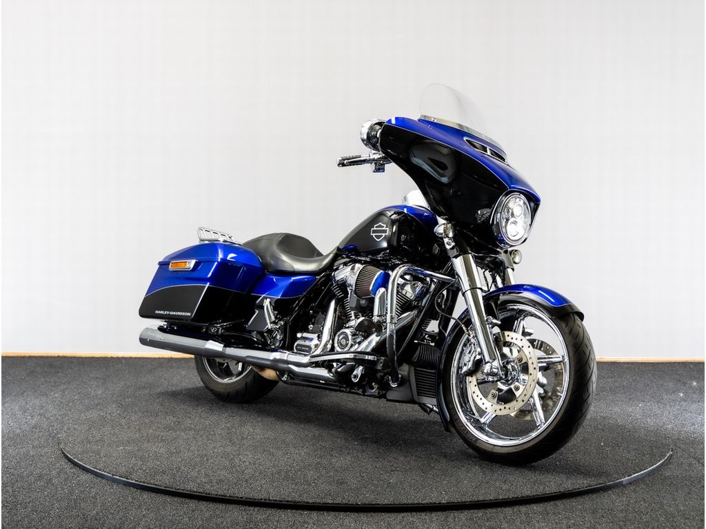  FLHXS Street Glide Special