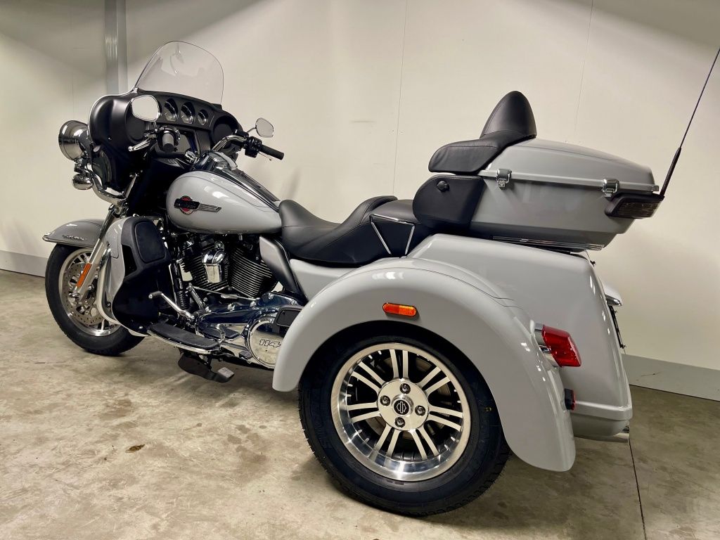 TRIKE FLHTCUTG TRI GLIDE ULTRA  TRIKE FLHTCUTG TRI GLIDE ULTRA
