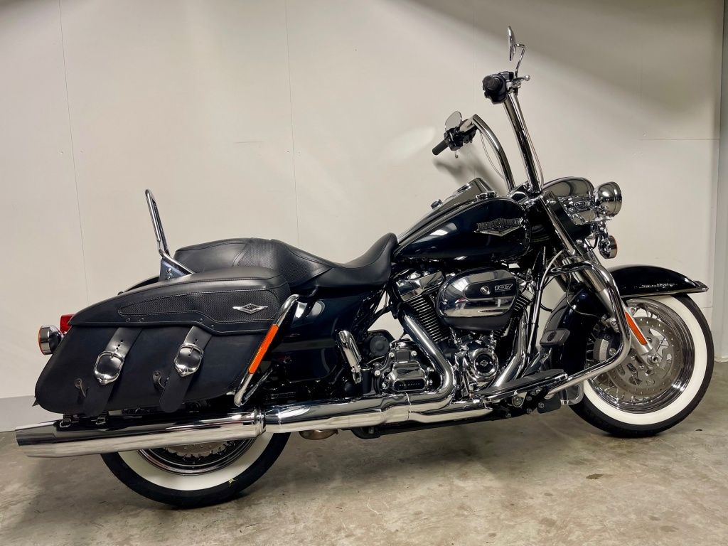TOURING FLHRC ROAD KING CLASSIC  TOURING FLHRC ROAD KING CLASSIC