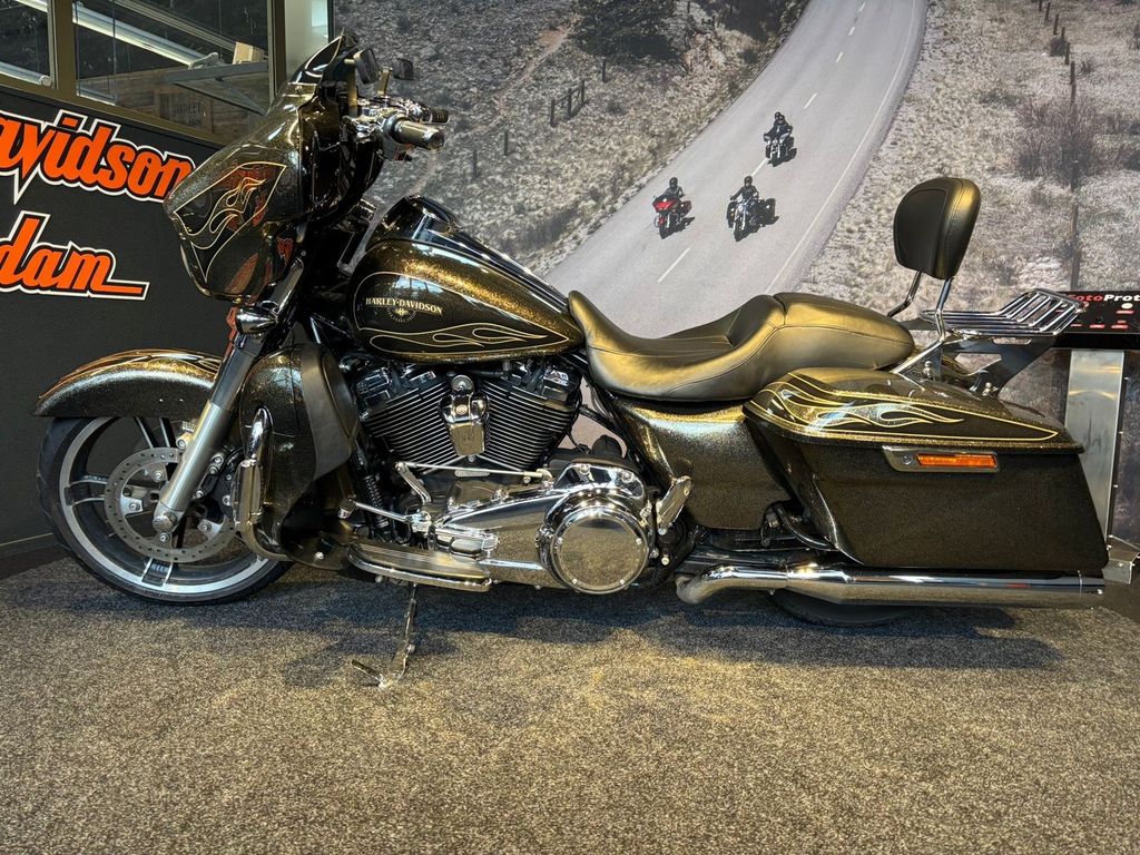 FLHXS STREET GLIDE  FLHXS STREET GLIDE