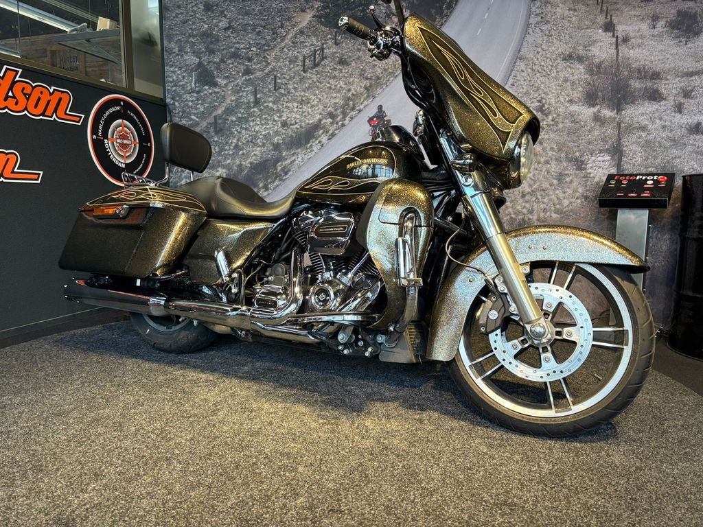 FLHXS STREET GLIDE  FLHXS STREET GLIDE