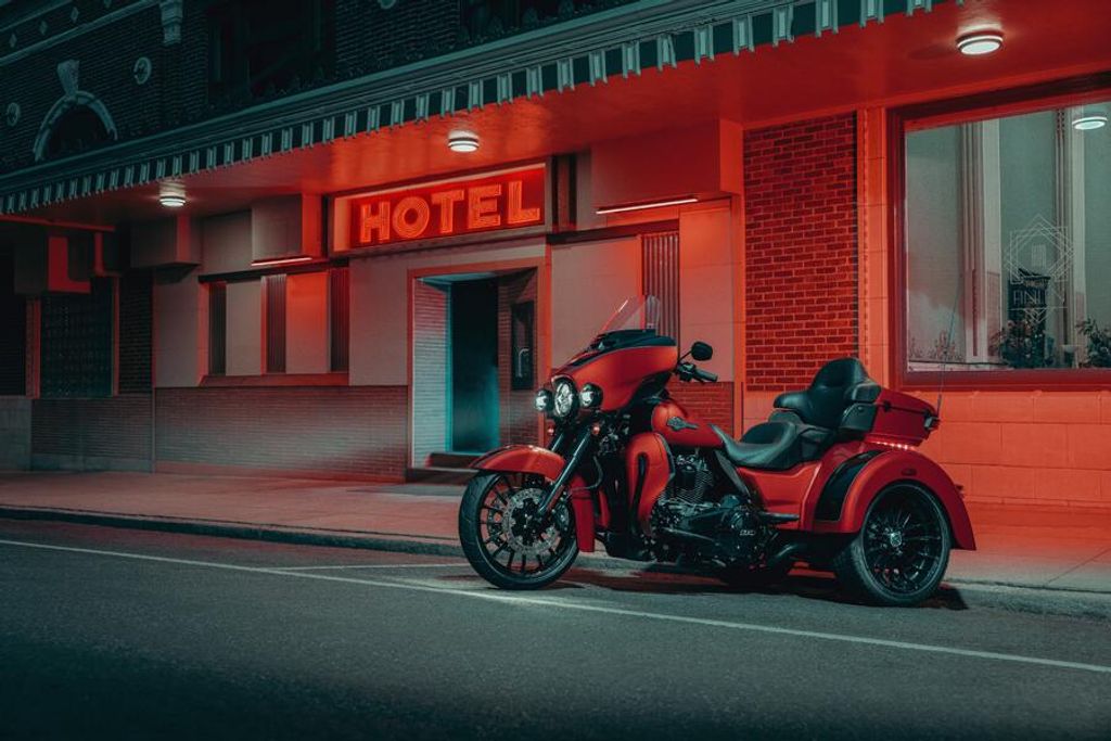 FLHTCUTG TRI GLIDE ULTRA  FLHTCUTG TRI GLIDE ULTRA