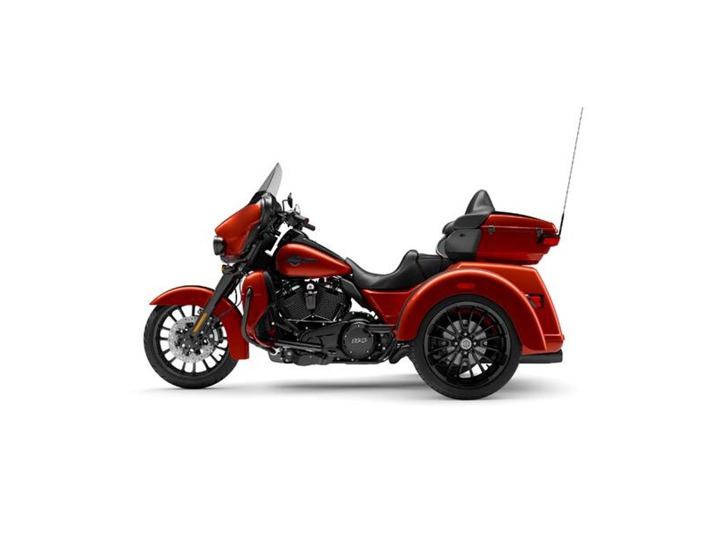 FLHTCUTG TRI GLIDE ULTRA  FLHTCUTG TRI GLIDE ULTRA