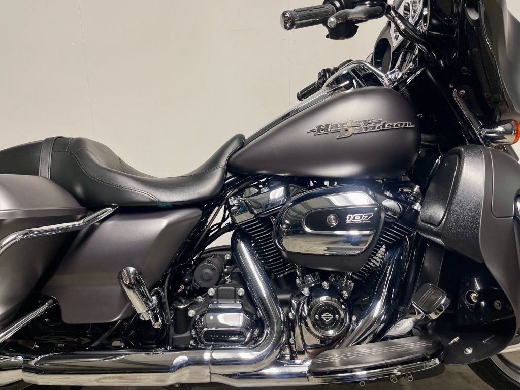 TOURING FLHXS STREET GLIDE SPECIAL MET ELEKTRONISCH REGELBARE UITLAAT  TOURING FLHXS STREET GLIDE SPECIAL MET ELEKTRONISCH REGELBARE UITLAAT