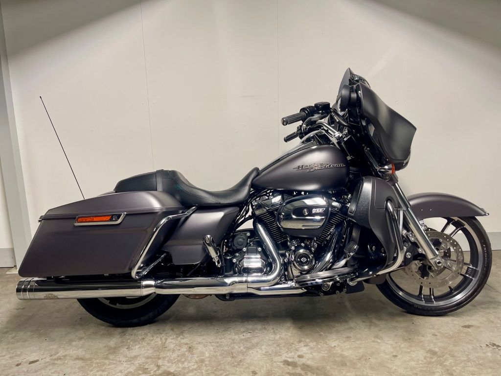  TOURING FLHXS STREET GLIDE SPECIAL MET ELEKTRONISCH REGELBARE UITLAAT