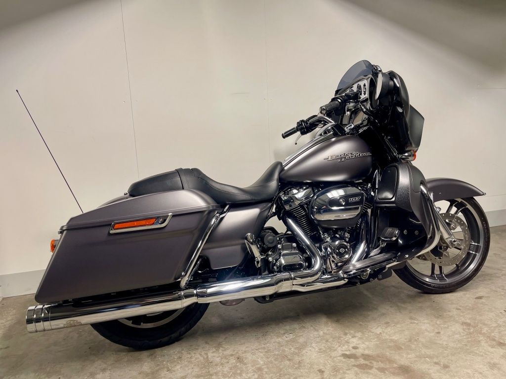 TOURING FLHXS STREET GLIDE SPECIAL MET ELEKTRONISCH REGELBARE UITLAAT  TOURING FLHXS STREET GLIDE SPECIAL MET ELEKTRONISCH REGELBARE UITLAAT