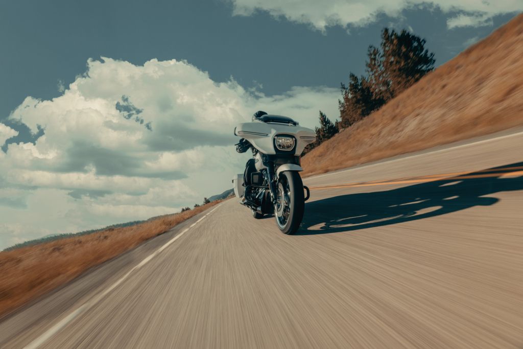 Street Glide  Special Blacked Out 117'' Mystic Shift  Street Glide  Special Blacked Out 117'' Mystic Shift