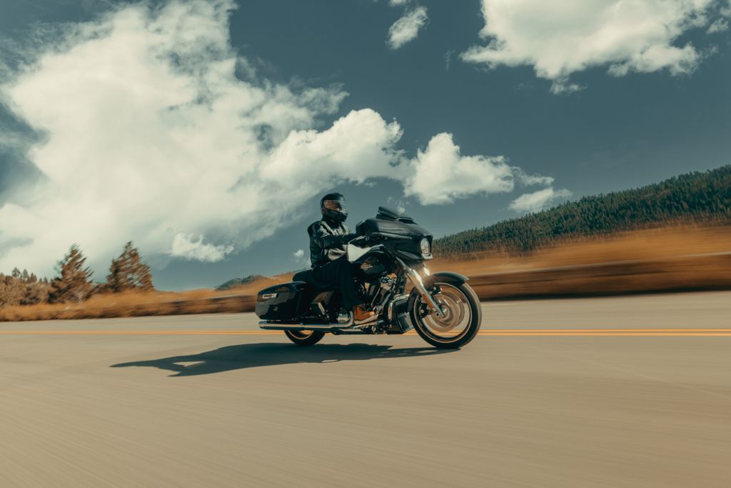 Street Glide  Special Blacked Out 117'' Mystic Shift  Street Glide  Special Blacked Out 117'' Mystic Shift