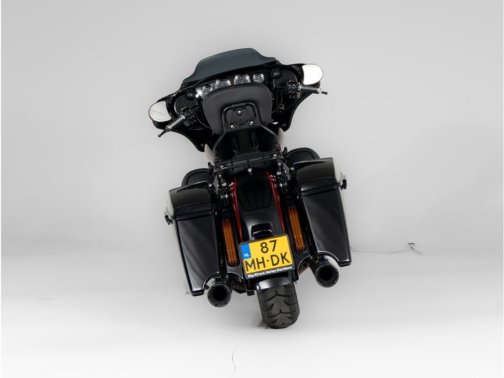 CVO Street Glide  CVO Street Glide