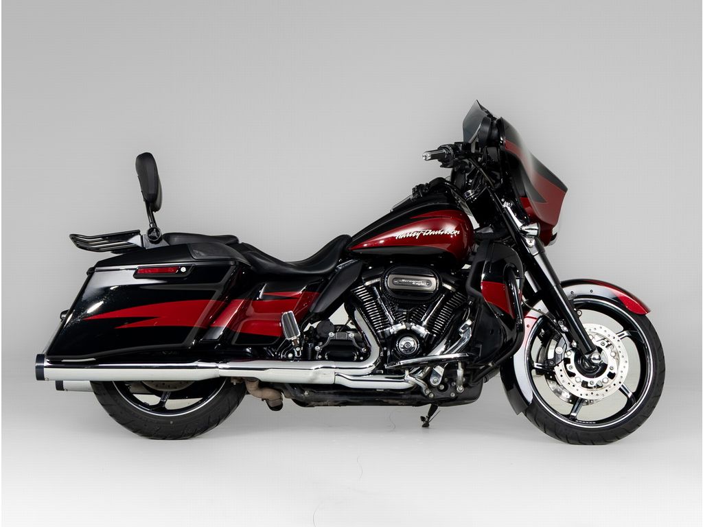 CVO Street Glide  CVO Street Glide