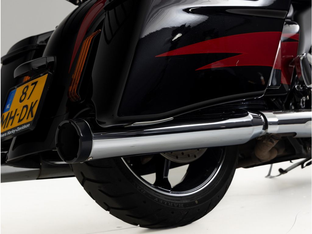 CVO Street Glide  CVO Street Glide