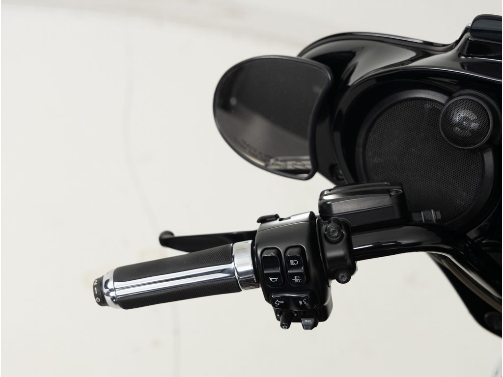 CVO Street Glide  CVO Street Glide