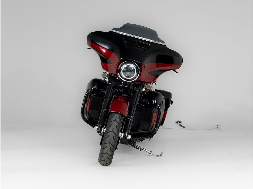 CVO Street Glide  CVO Street Glide