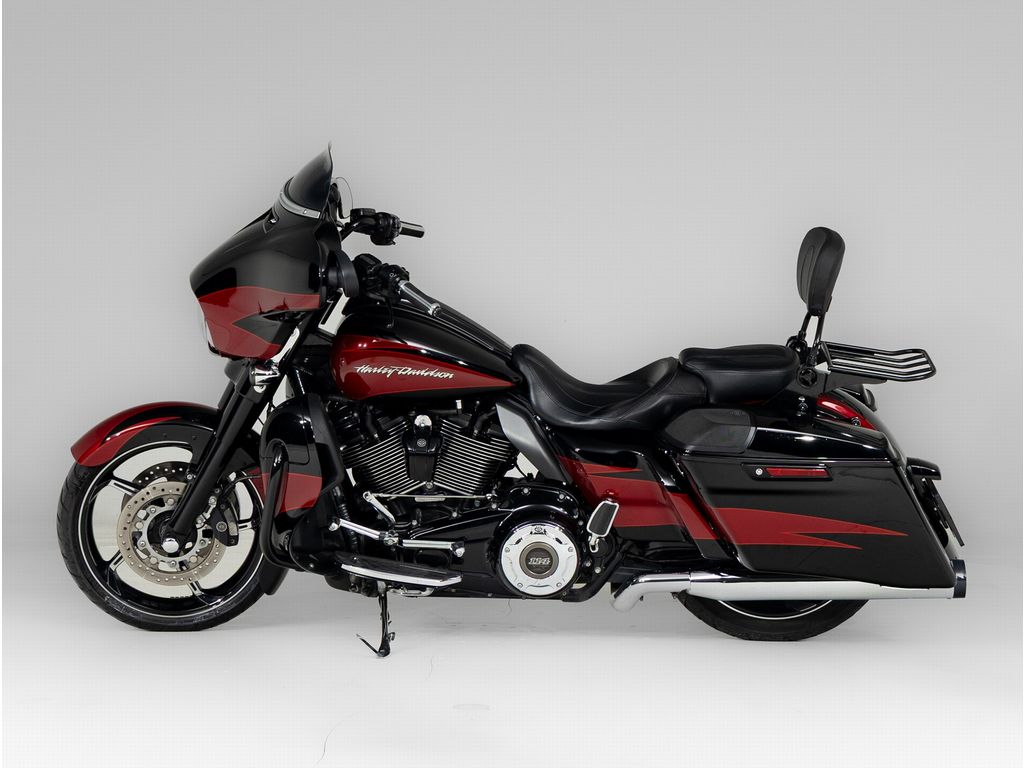 CVO Street Glide  CVO Street Glide