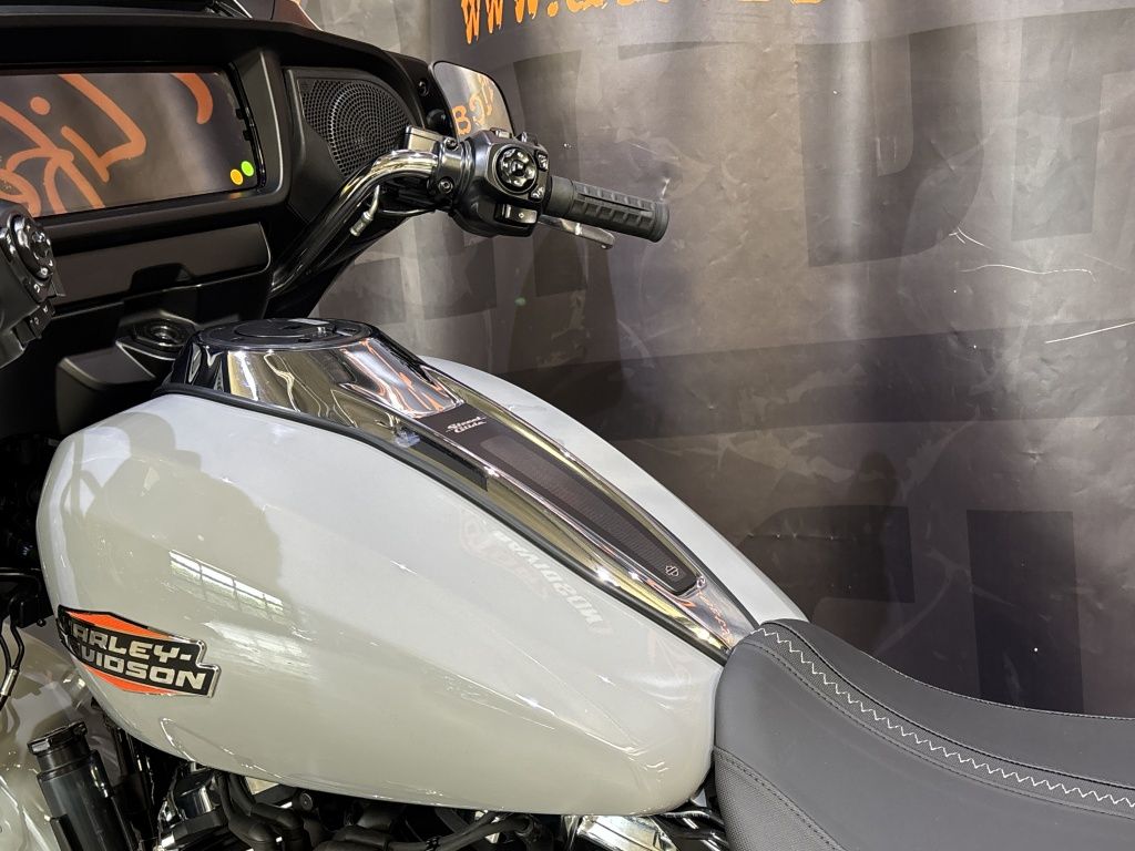 Touring Touring Street Glide FLHX  Touring Touring Street Glide FLHX