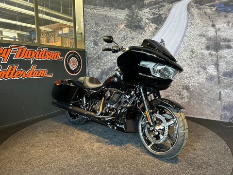  FLTRX ROAD GLIDE Black Trim - Vivid Black