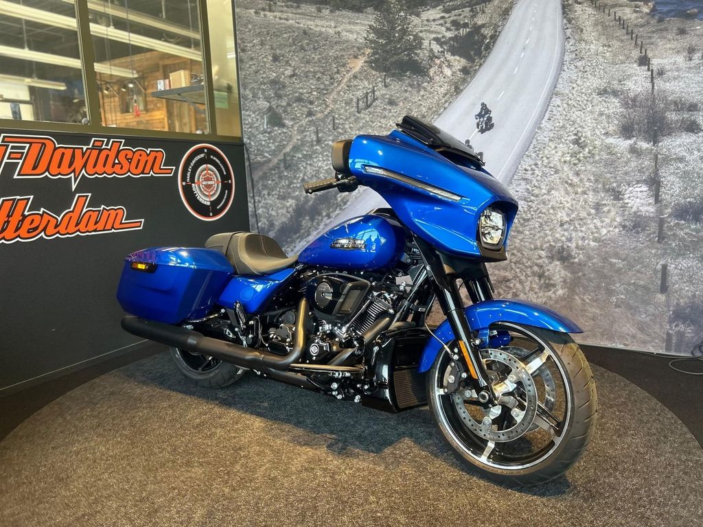  FLHX STREET GLIDE Solid Colour Blacked Out