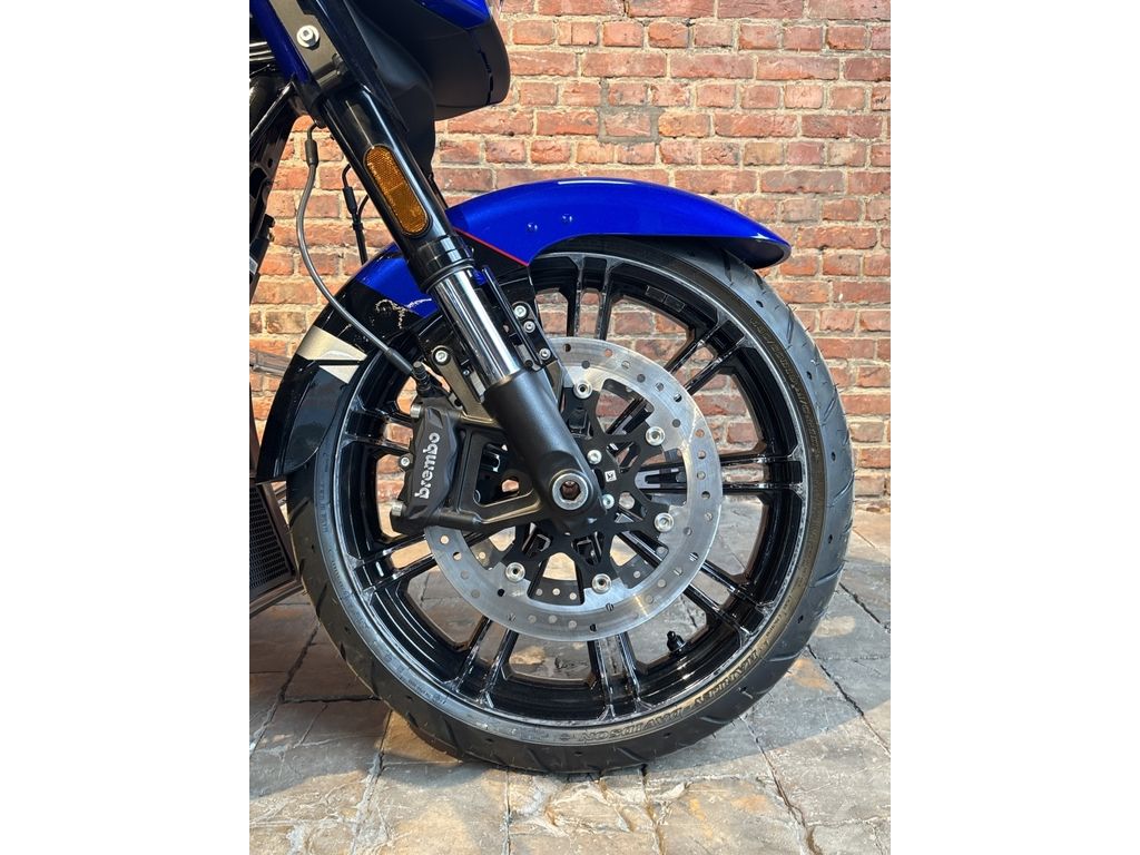 Tour CVO TOURING STREET GLIDE  Tour CVO TOURING STREET GLIDE